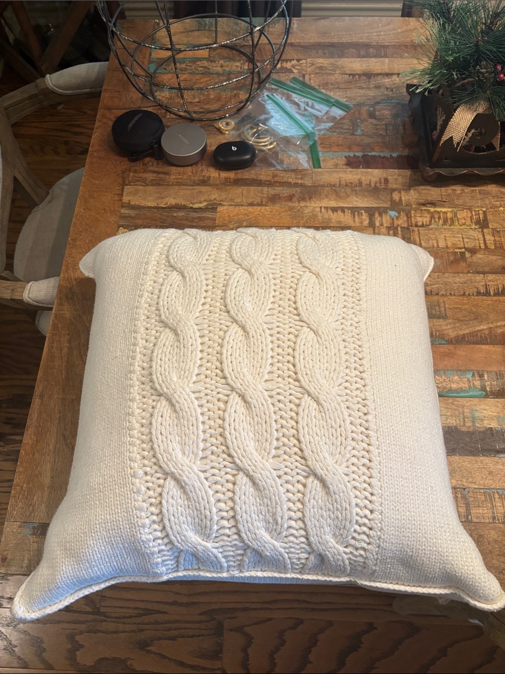 Pottery Barn 20x20 Cream Cableknit Cover with Feather Insert Brand New MSRP $90